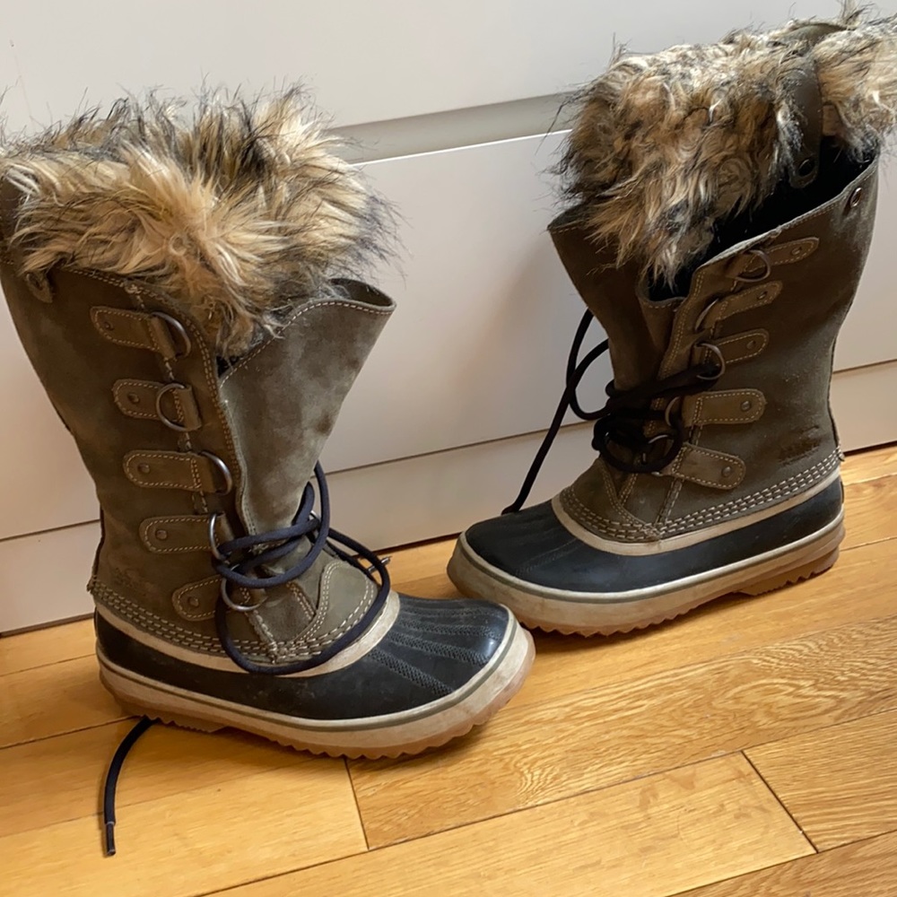Joan of Arctic sorel boots